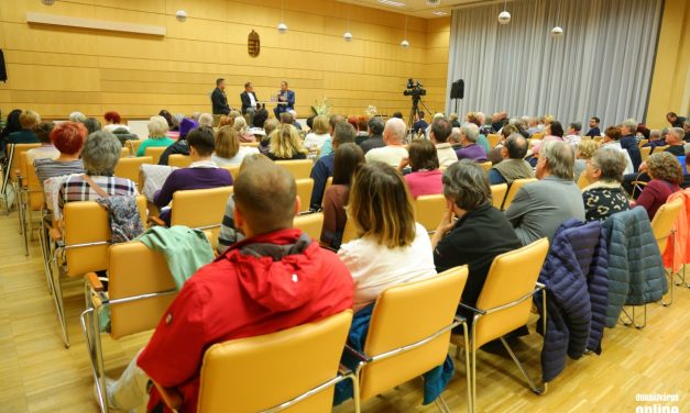 Dull Szabolcs politikai elemzővel folytatódott a “Dunaújvárosi Estek” sorozat