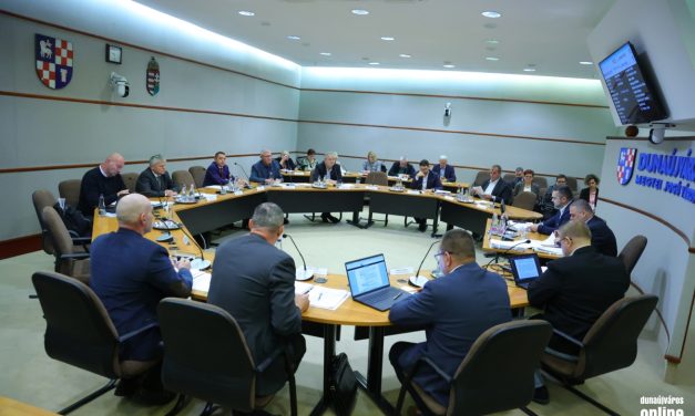 Közgyűlés: a kórház melletti parkolók építésének szerződéseiről is döntöttek