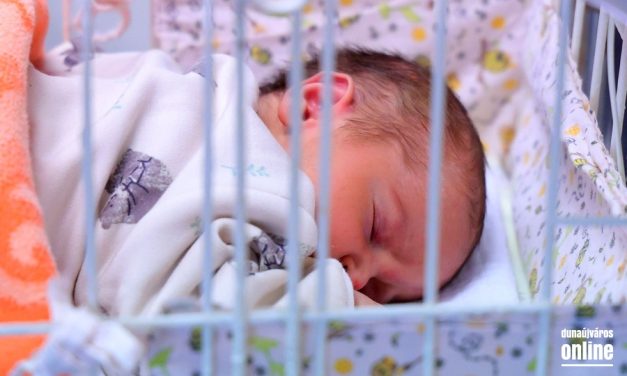 Isten hozott, Sárközi Máté Adrián!