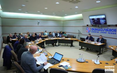 Megválasztották a választási bizottságot, majd esküt is tettek a testület tagjai