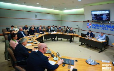 Hét témát tárgyalt a rendkívüli közgyűlés