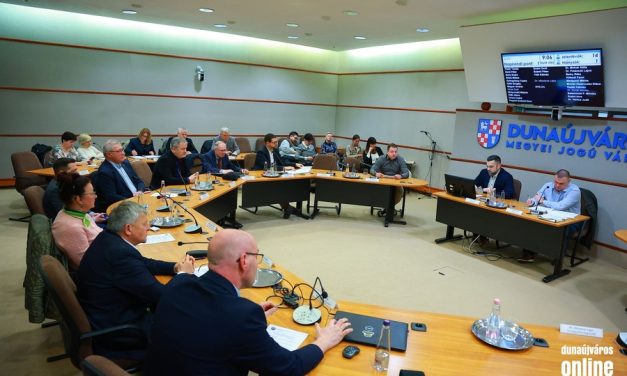 Hét témát tárgyalt a rendkívüli közgyűlés