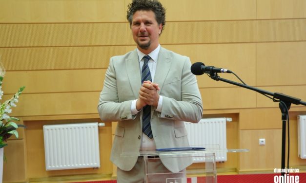 Szabad országban, szabad városban: átvette megbízólevelét Nagy Ervin képviselő