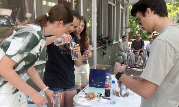A fizika csodáival kápráztattak a gimnazisták a „Jószoliban”